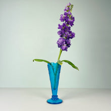 Load image into Gallery viewer, vintage home decor blue glass bud vase