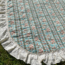 Load image into Gallery viewer, vintage home decor granny chic bedding set