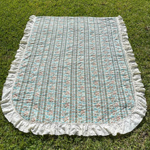 Load image into Gallery viewer, vintage home decor granny chic bedding set