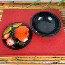 Load image into Gallery viewer, vintage home decor handpainted trinket box