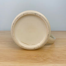 Load image into Gallery viewer, vintage home decor williamsburg mug