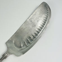 Load image into Gallery viewer, vintage home decor silver plated pie server
